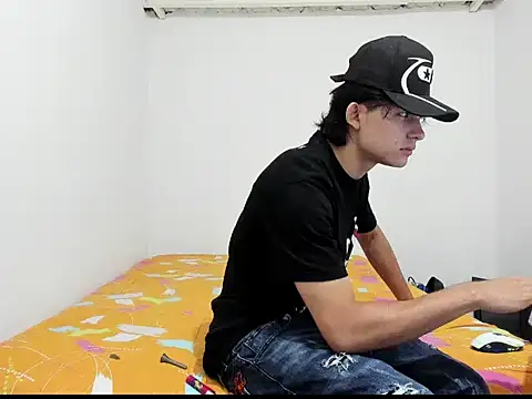 monky 0002 online show from May 3, 2026, 2:42 pm