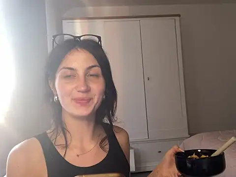 Snapshot of Ellamay06 chatting on June 2, 2026, 5:13 pm Ellamay06 online show from June 2, 2026, 5:13 pm