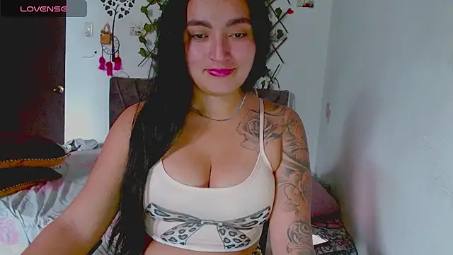 Hanna  Cute22 online show from June 1, 2026, 8:52 pm