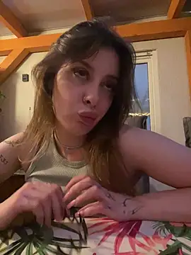 Snapshot of Johanna420 chatting on June 29, 2026, 8:19 pm Johanna420 online show from June 29, 2026, 8:19 pm