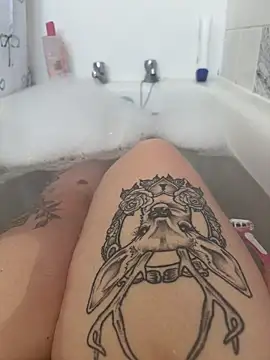 BeeMay22 online show from March 22, 2026, 10:39 am