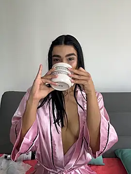 Bella Smithe online show from April 21, 2026, 5:19 pm