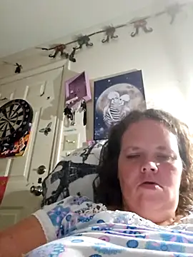 Snapshot of Purplesparkle1 chatting on May 9, 2026, 11:02 am Purplesparkle1 online show from May 9, 2026, 11:02 am