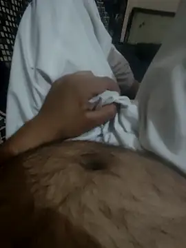 areee214 online show from April 16, 2026, 9:50 pm