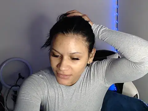 KathLovee online show from May 11, 2026, 1:01 pm