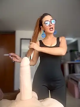 Emma Reyes online show from March 25, 2026, 2:16 pm