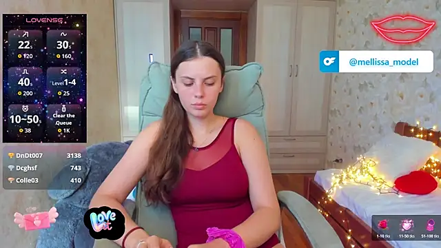 LoraTempt online show from July 20, 2026, 4:42 am