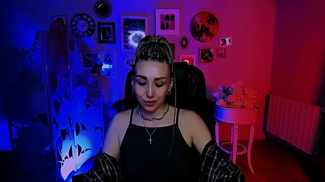 Snapshot of MonicaRiley chatting on April 20, 2026, 1:03 pm MonicaRiley online show from April 20, 2026, 1:03 pm