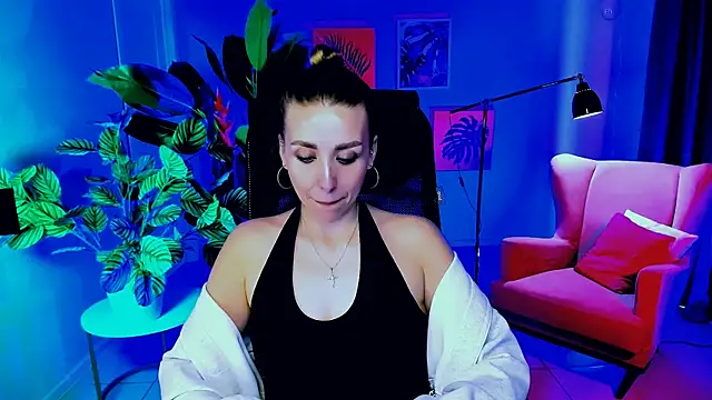 Snapshot of MonicaRiley chatting on April 7, 2026, 11:01 am MonicaRiley online show from April 7, 2026, 11:01 am