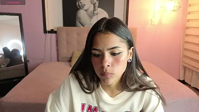  chloe 1 online show from April 6, 2026, 7:59 pm