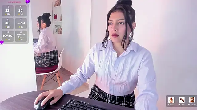 jaade doll online show from April 13, 2026, 2:32 pm