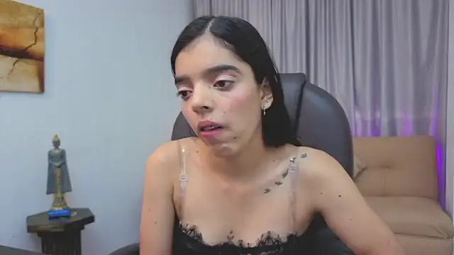 Snapshot of Thalia_parkerr_ chatting on April 28, 2026, 1:48 pm Thalia parkerr online show from April 28, 2026, 1:48 pm