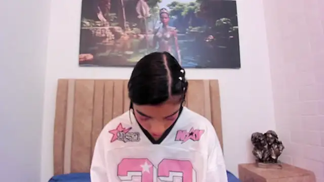 Snapshot of Thalia_parkerr_ chatting on May 29, 2026, 12:11 pm Thalia parkerr online show from May 29, 2026, 12:11 pm