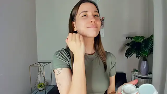 LaceyLettman online show from March 28, 2026, 9:43 am