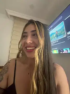 ManuelaVeeleez online show from April 4, 2026, 6:09 am