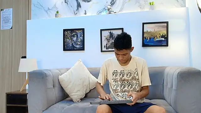 SKINNY BOYXXX online show from April 10, 2026, 7:48 am