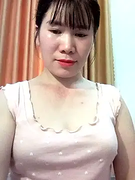 Snapshot of Bondgirl_9 chatting on May 16, 2026, 6:56 am Bondgirl 9 online show from May 16, 2026, 6:56 am