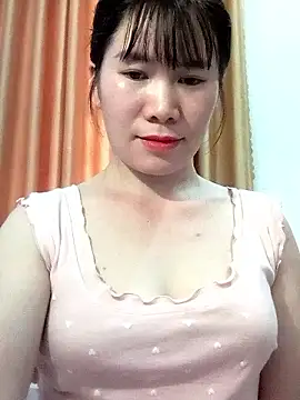 Snapshot of Bondgirl_9 chatting on May 16, 2026, 6:45 am Bondgirl 9 online show from May 16, 2026, 6:45 am