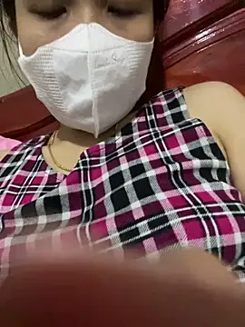 Snapshot of Layla_2x chatting on March 3, 2026, 7:43 pm Layla 2x online show from March 3, 2026, 7:43 pm