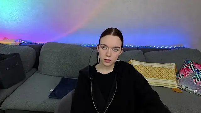 Snapshot of SunyLily chatting on May 8, 2026, 6:28 am SunyLily online show from May 8, 2026, 6:28 am