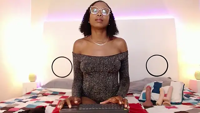 DanellaZiu online show from April 23, 2026, 1:35 pm