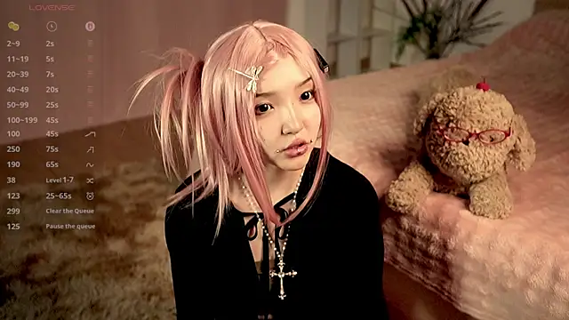 Linhmew online show from June 29, 2026, 10:31 pm