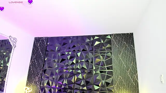 CristineRain online show from April 16, 2026, 4:13 am