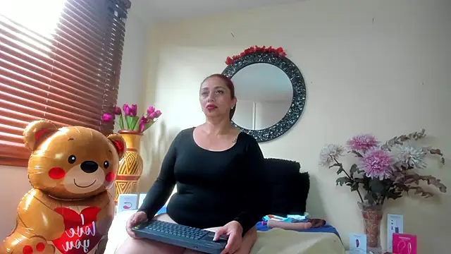 Maye Milf  online show from March 25, 2026, 12:48 pm