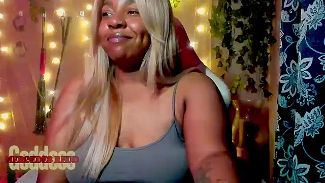 Snapshot of Goddess_MercedesRedd chatting on June 6, 2026, 1:49 pm Goddess MercedesRedd online show from June 6, 2026, 1:49 pm