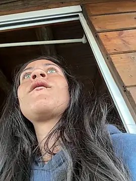 Geovana blan online show from May 5, 2026, 10:40 am