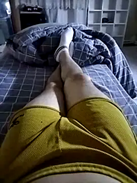 yalnizadamm27 online show from March 4, 2026, 6:04 pm