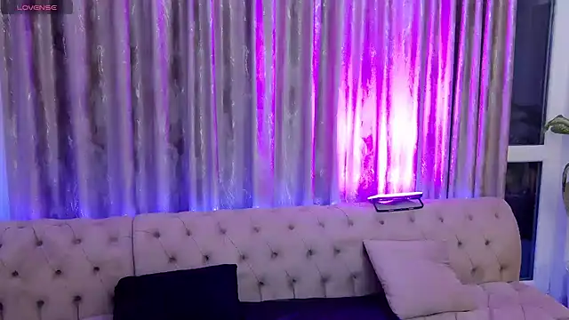 NataliePierce online show from May 1, 2026, 8:58 pm