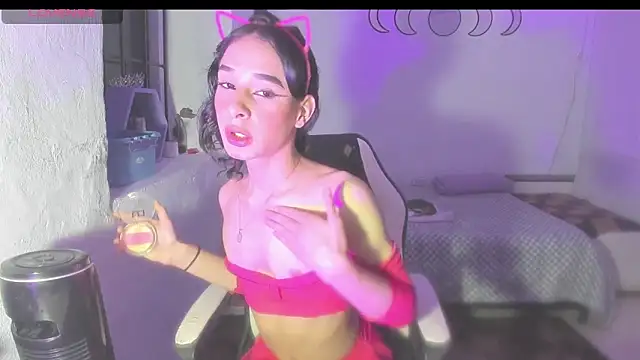 marianafoxx  online show from April 20, 2026, 11:39 pm