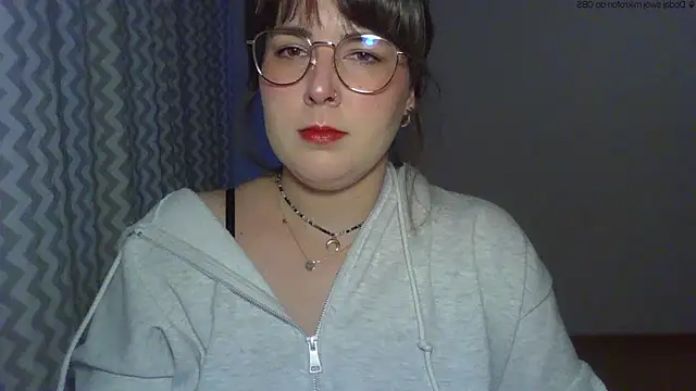 Snapshot of ClaraHard chatting on May 11, 2026, 5:32 pm ClaraHard online show from May 11, 2026, 5:32 pm