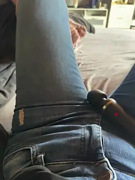 Snapshot of aleexii_s chatting on April 9, 2026, 1:50 pm aleexii s online show from April 9, 2026, 1:50 pm