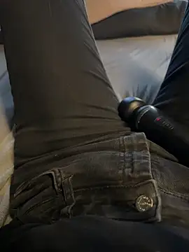 Snapshot of aleexii_s chatting on March 31, 2026, 5:26 pm aleexii s online show from March 31, 2026, 5:26 pm