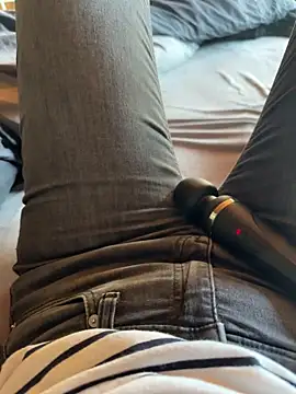 Snapshot of aleexii_s chatting on March 20, 2026, 1:12 pm aleexii s online show from March 20, 2026, 1:12 pm