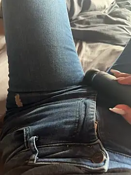 Snapshot of aleexii_s chatting on March 11, 2026, 11:15 am aleexii s online show from March 11, 2026, 11:15 am