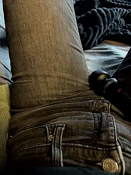 Snapshot of aleexii_s chatting on March 16, 2026, 3:59 pm aleexii s online show from March 16, 2026, 3:59 pm