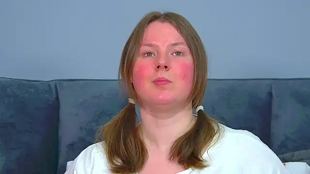 Snapshot of MelodyMoores chatting on May 4, 2026, 7:00 am MelodyMoores online show from May 4, 2026, 7:00 am