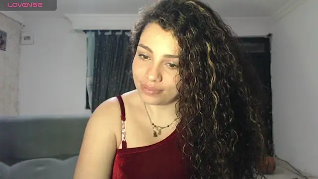 Snapshot of melany_montenegro chatting on May 10, 2026, 9:35 am melany montenegro online show from May 10, 2026, 9:35 am