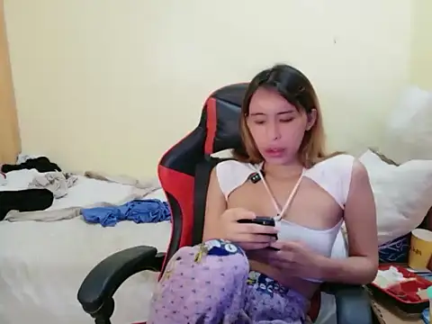 Snapshot of celest_yummy chatting on May 17, 2026, 2:33 am celest yummy online show from May 17, 2026, 2:33 am