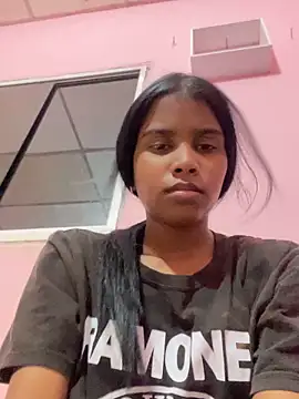 shiaravalentina online show from March 4, 2026, 10:01 am