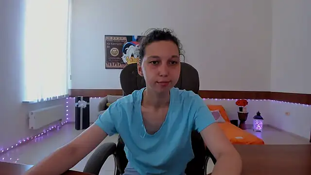 Snapshot of Ellina_Star chatting on July 1, 2026, 8:25 am Ellina Star online show from July 1, 2026, 8:25 am