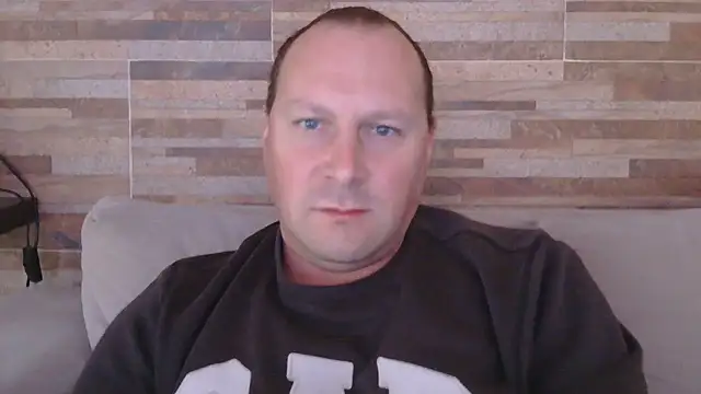 Snapshot of lustonfan chatting on June 9, 2026, 12:39 pm lustonfan online show from June 9, 2026, 12:39 pm