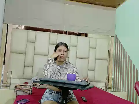 VikyANDfer online show from April 8, 2026, 12:39 pm