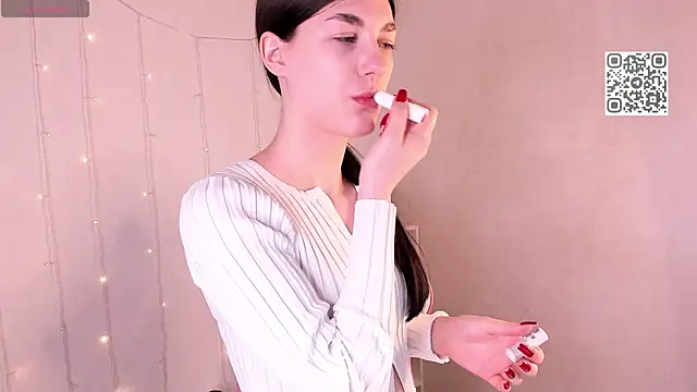 LunaRossaa online show from April 21, 2026, 12:01 am