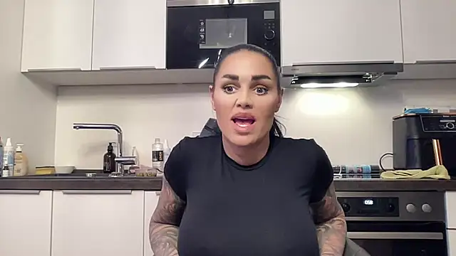 Snapshot of AMBER_HARD chatting on March 11, 2026, 10:59 pm AMBER HARD online show from March 11, 2026, 10:59 pm