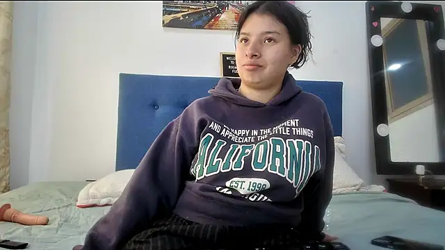 Snapshot of HIMAWARY_SOIN5 chatting on April 28, 2026, 1:37 pm HIMAWARY SOIN5 online show from April 28, 2026, 1:37 pm