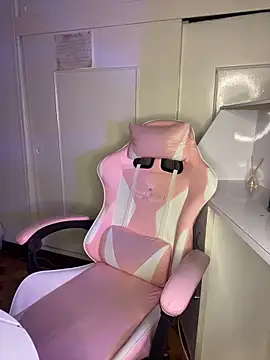 ThePrettyTiana online show from April 4, 2026, 10:16 pm